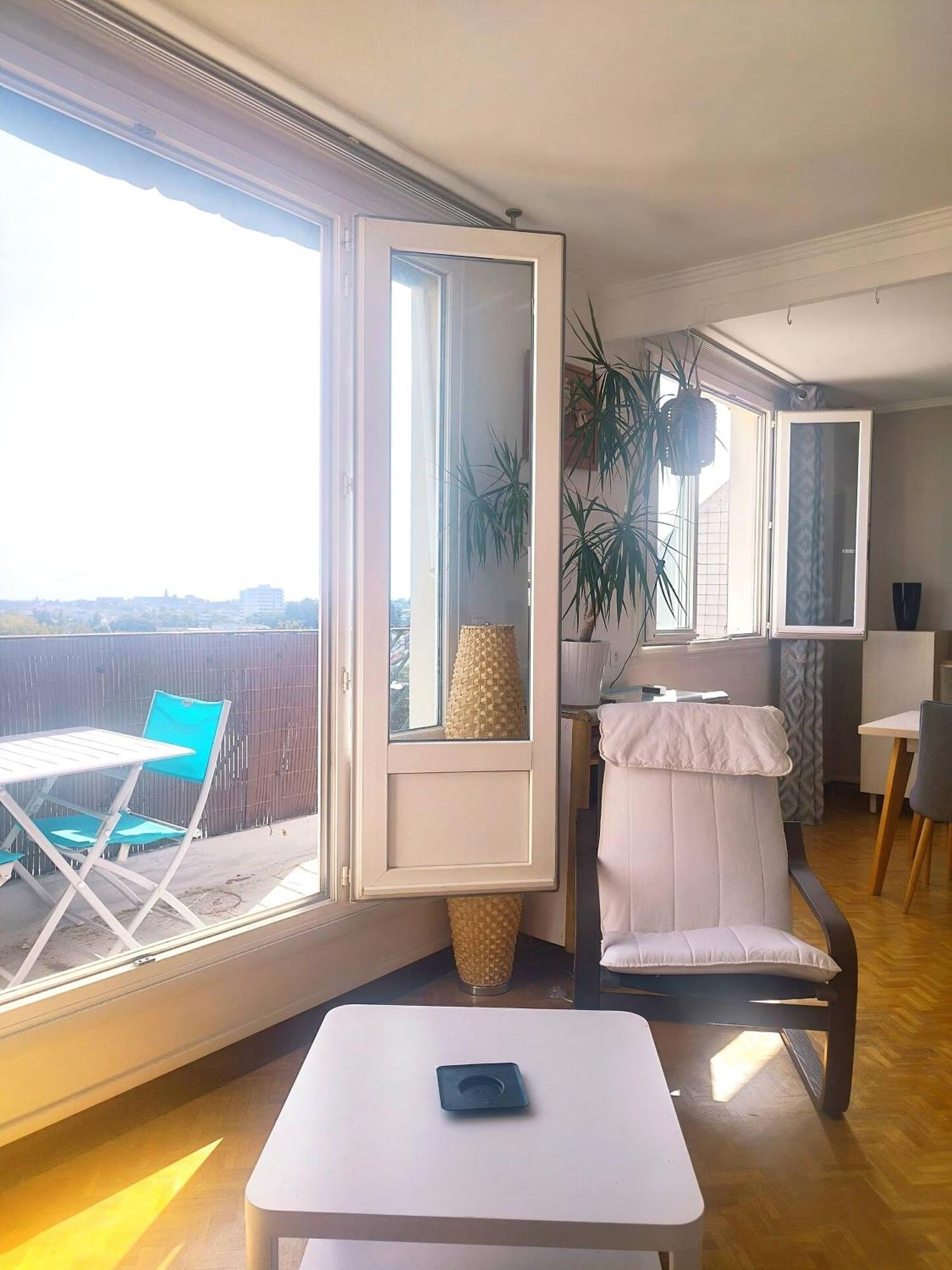 Charmant Appartement Lumineux - Dernier Etage Avec Balcon - Proche Centre-Ville ナント エクステリア 写真